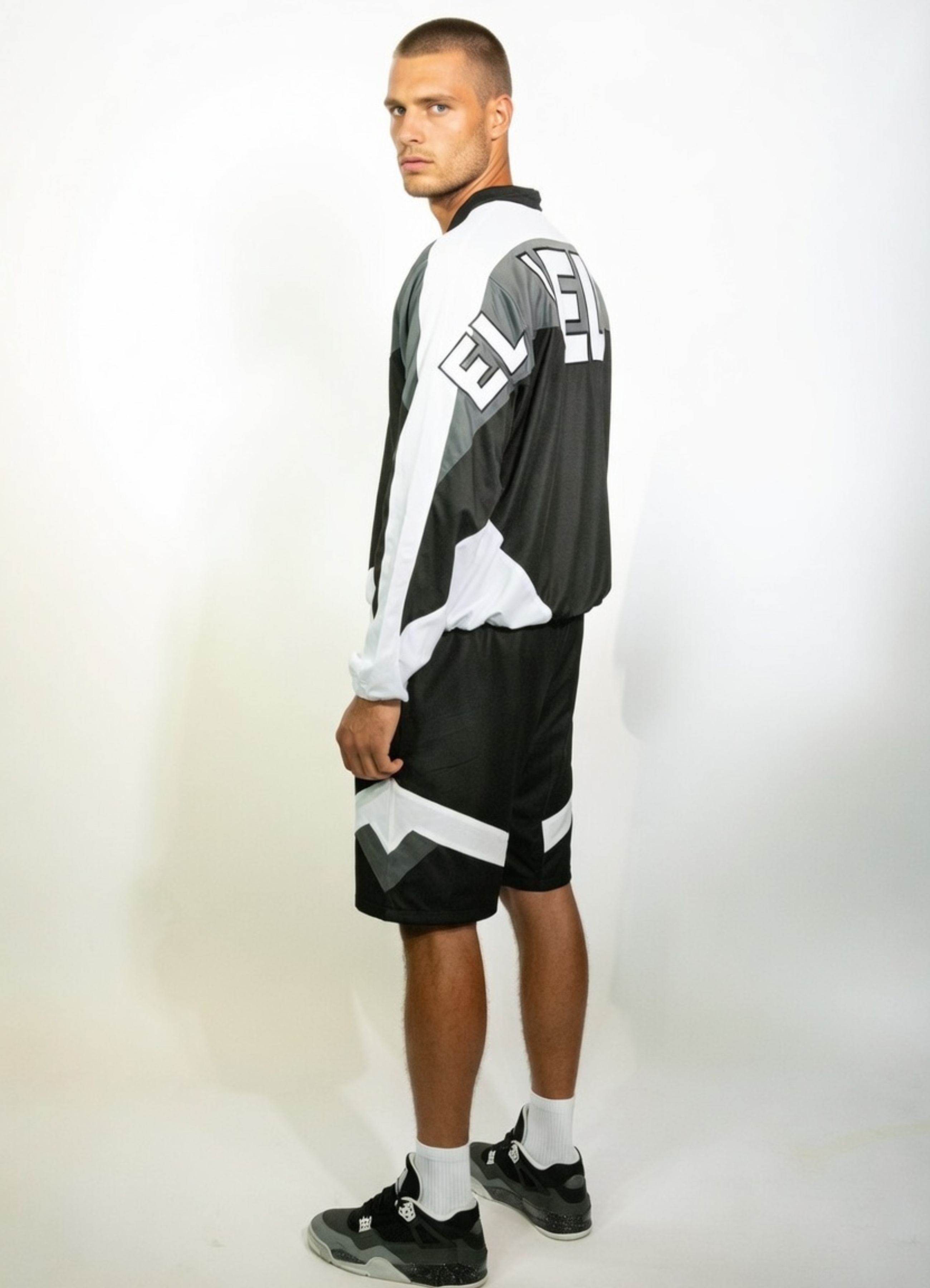 ISAZ White & Black Short set