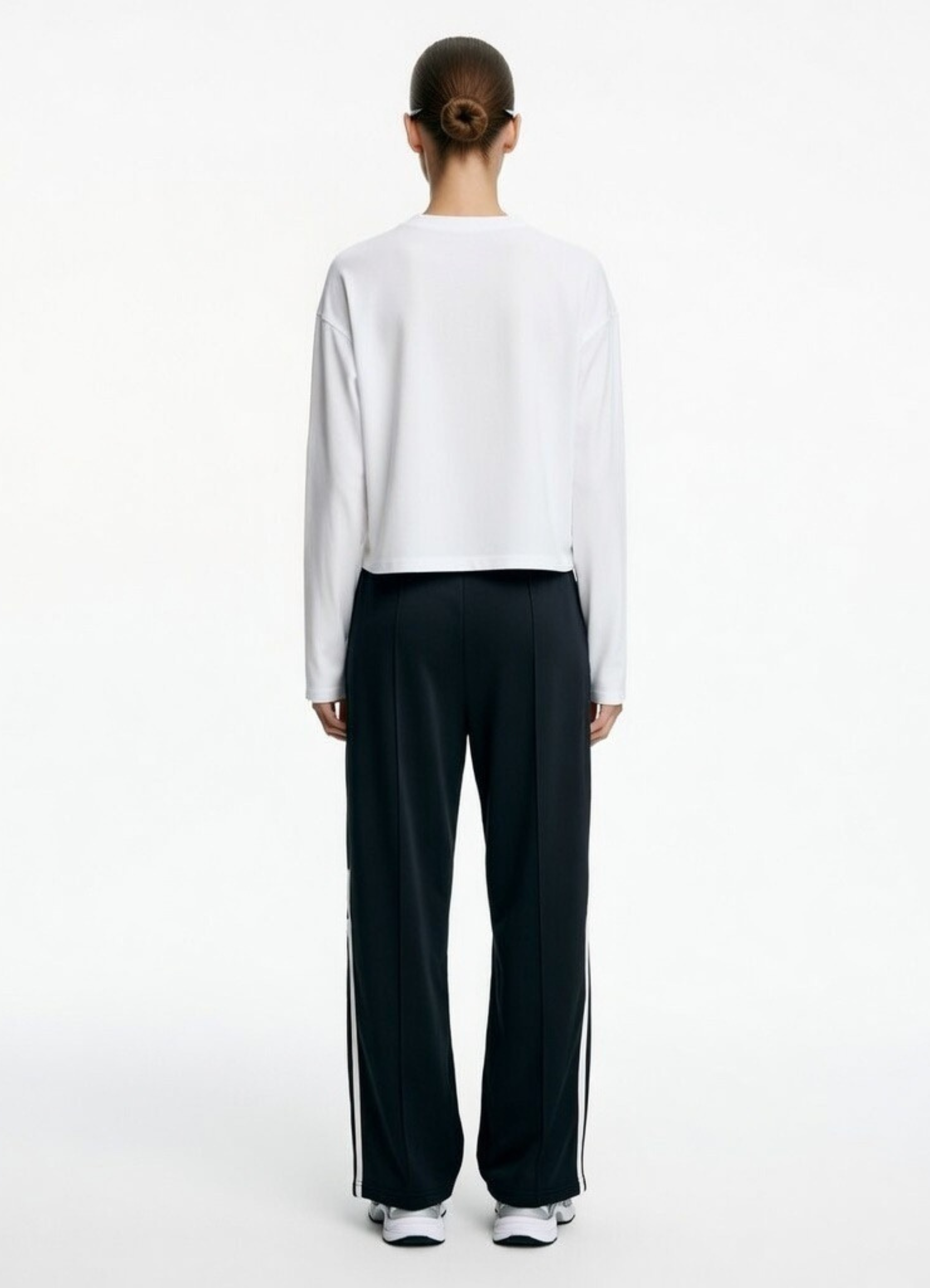 Women - White El Velvet Elegant Long Sleeved Oversized T Shirt