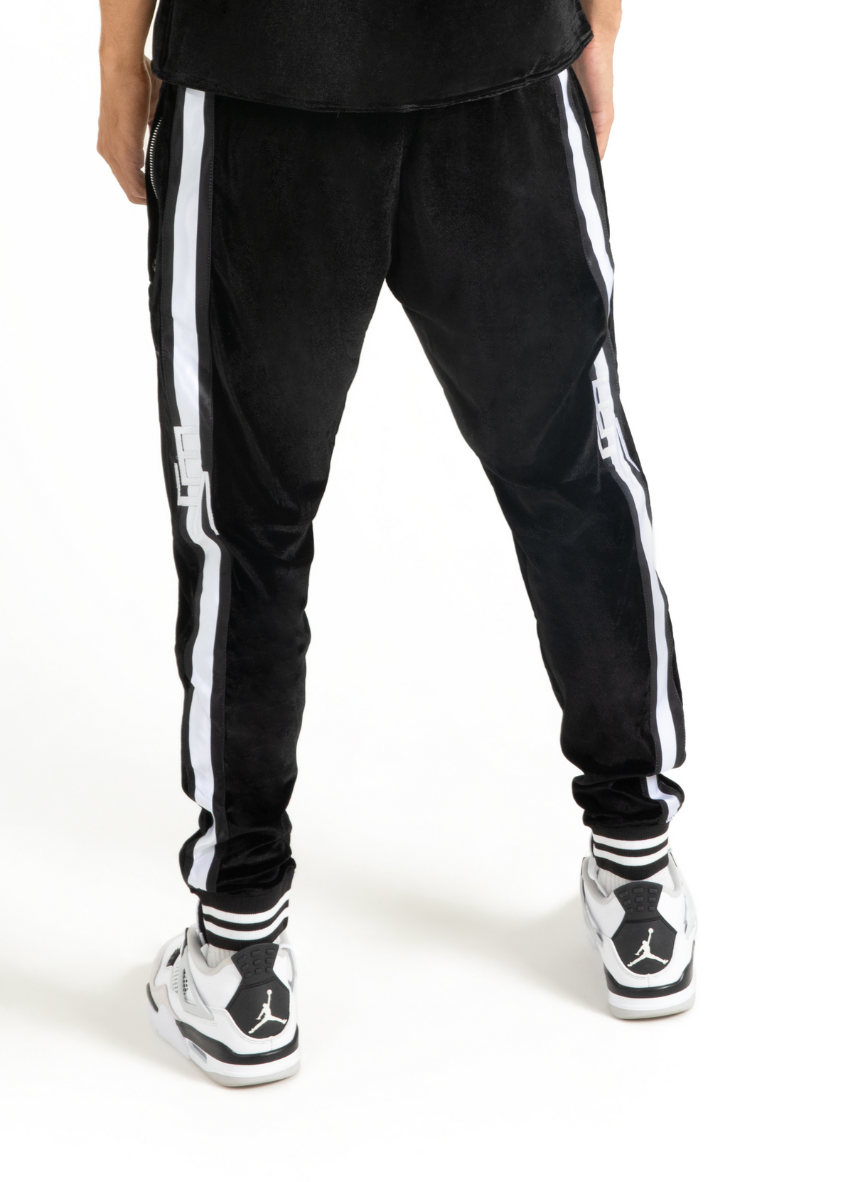 Black and white jordan tracksuit best sale