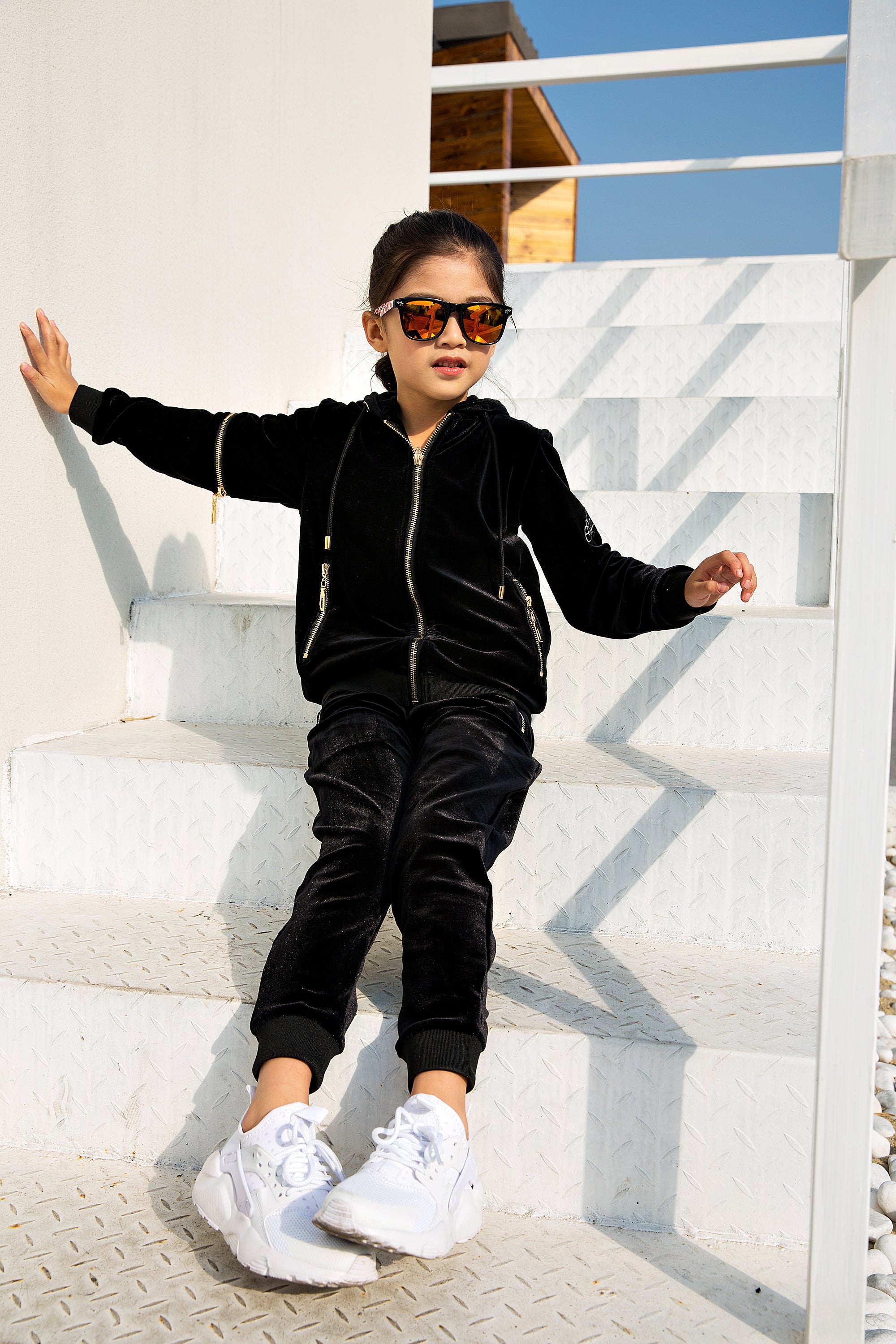Kids Black Vélvét Full Tracksuit-Boys & Girls